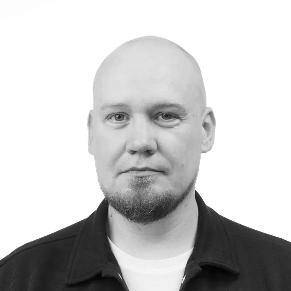 Headshot-of-Component-Sense-employee-Greg-Young